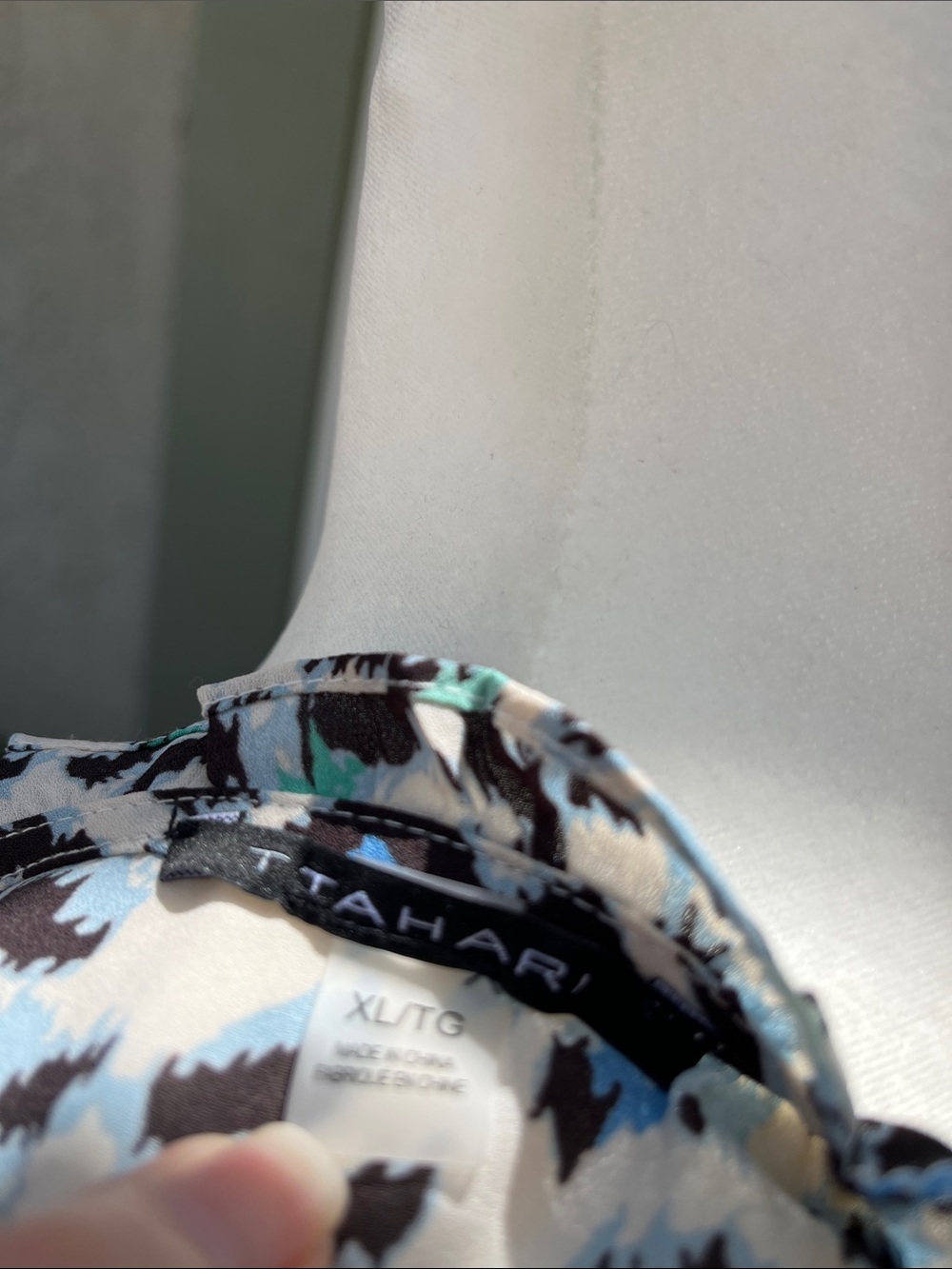 T Tahari Black, Cream, Brown and Teal Printed Blouse Size L - Picture 11 of 11